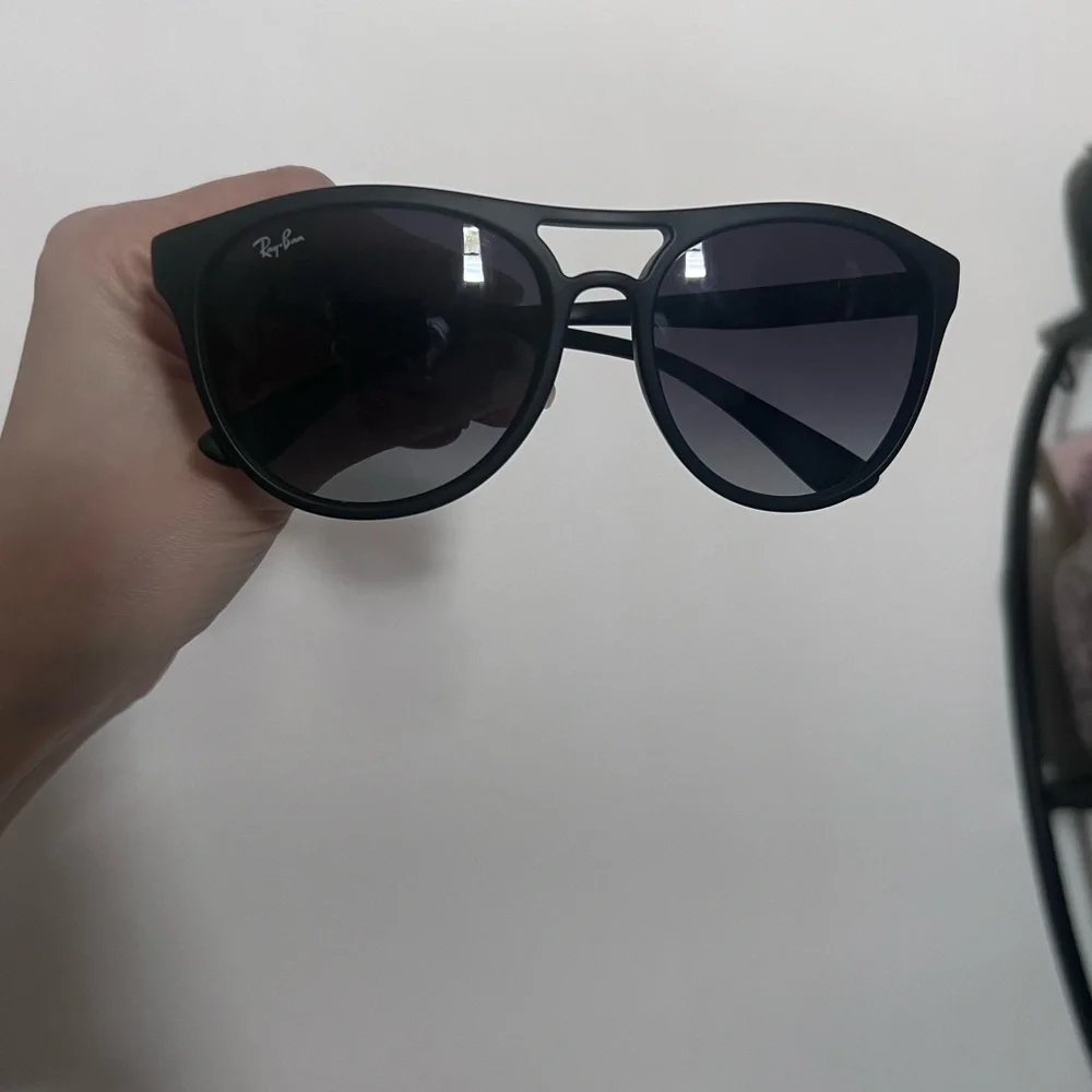 Authentic Ray Bans - Picture 5 of 6